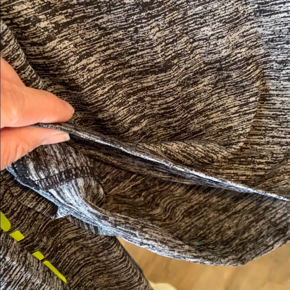 Under Armour Quarter-Zip - Picture 6 of 6
